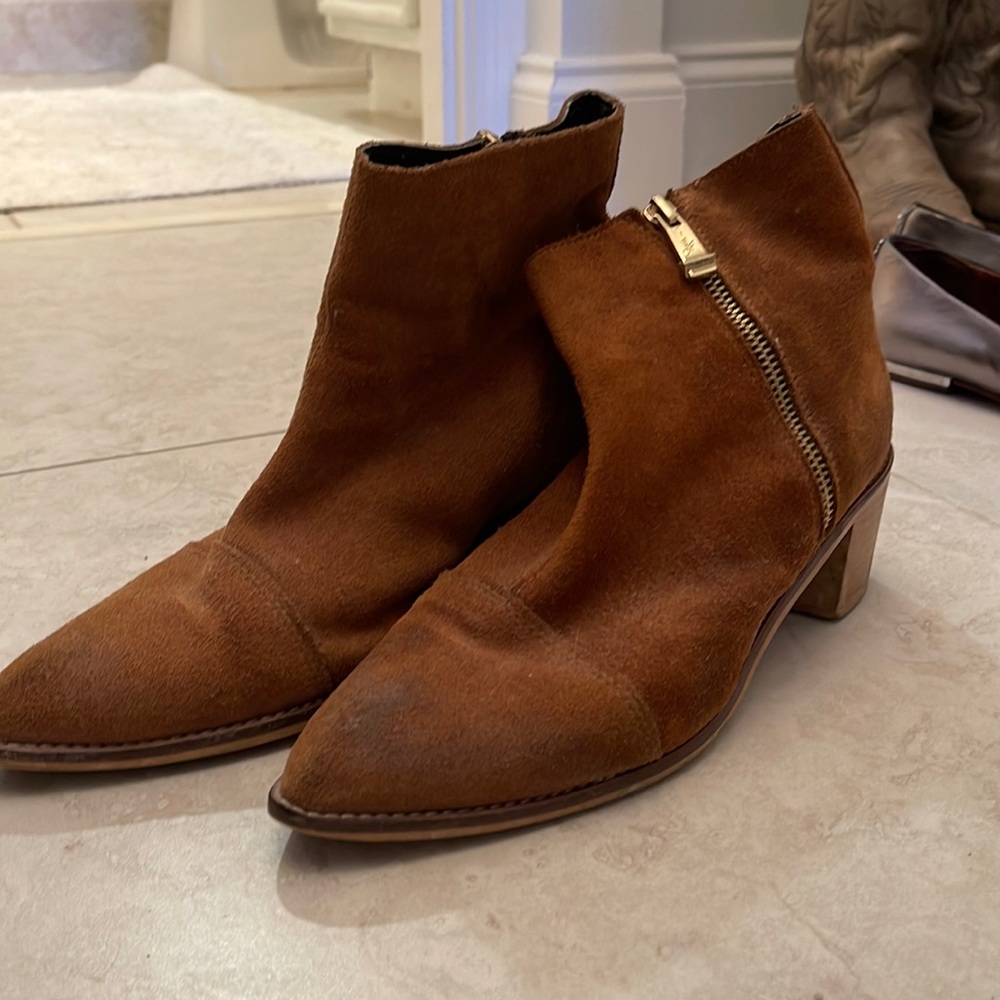 Leather upper brown ankle boot